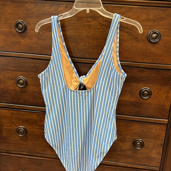 J.Crew Factory Size Large
Great used condition! - Picture 2 of 4